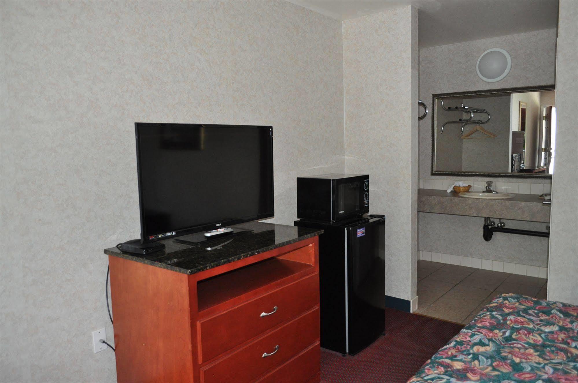 Atrium Inn & Suites Galloway Exterior photo